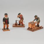 1002 6587 WOODEN SCULPTU..